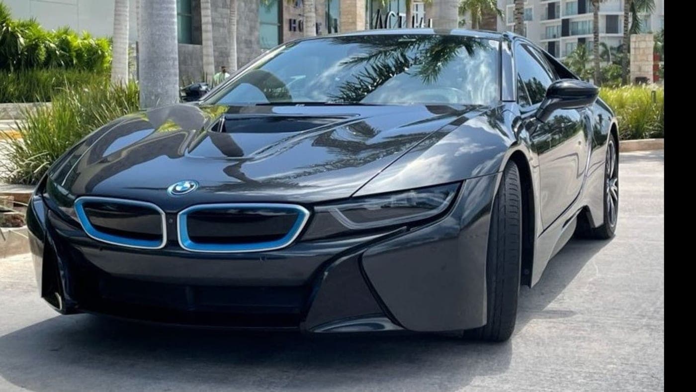 BMW i8