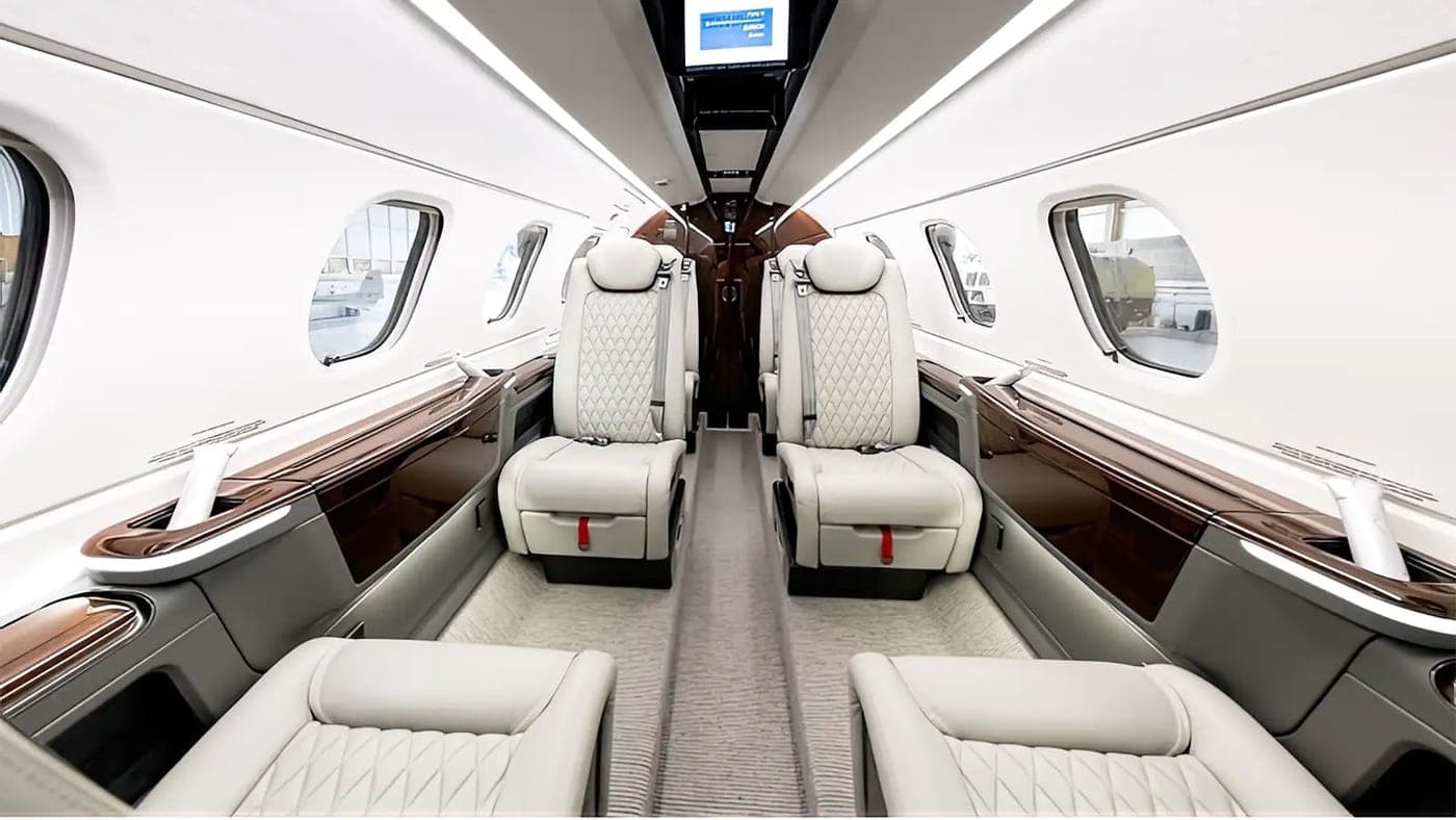 Embraer Phenom 300