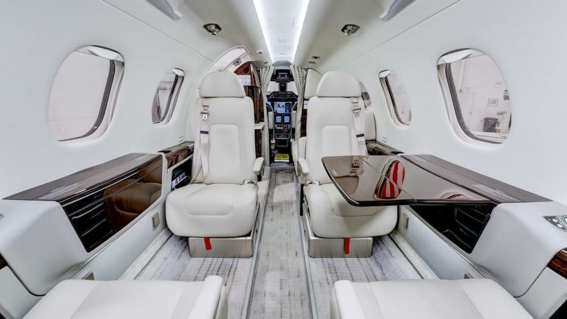 Embraer Phenom 300