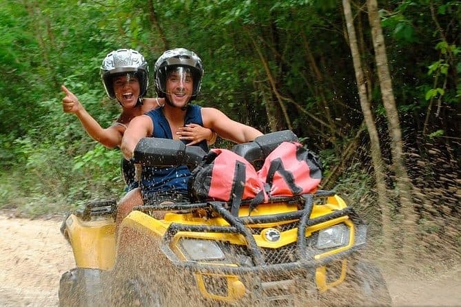 Tirolesas en la selva
